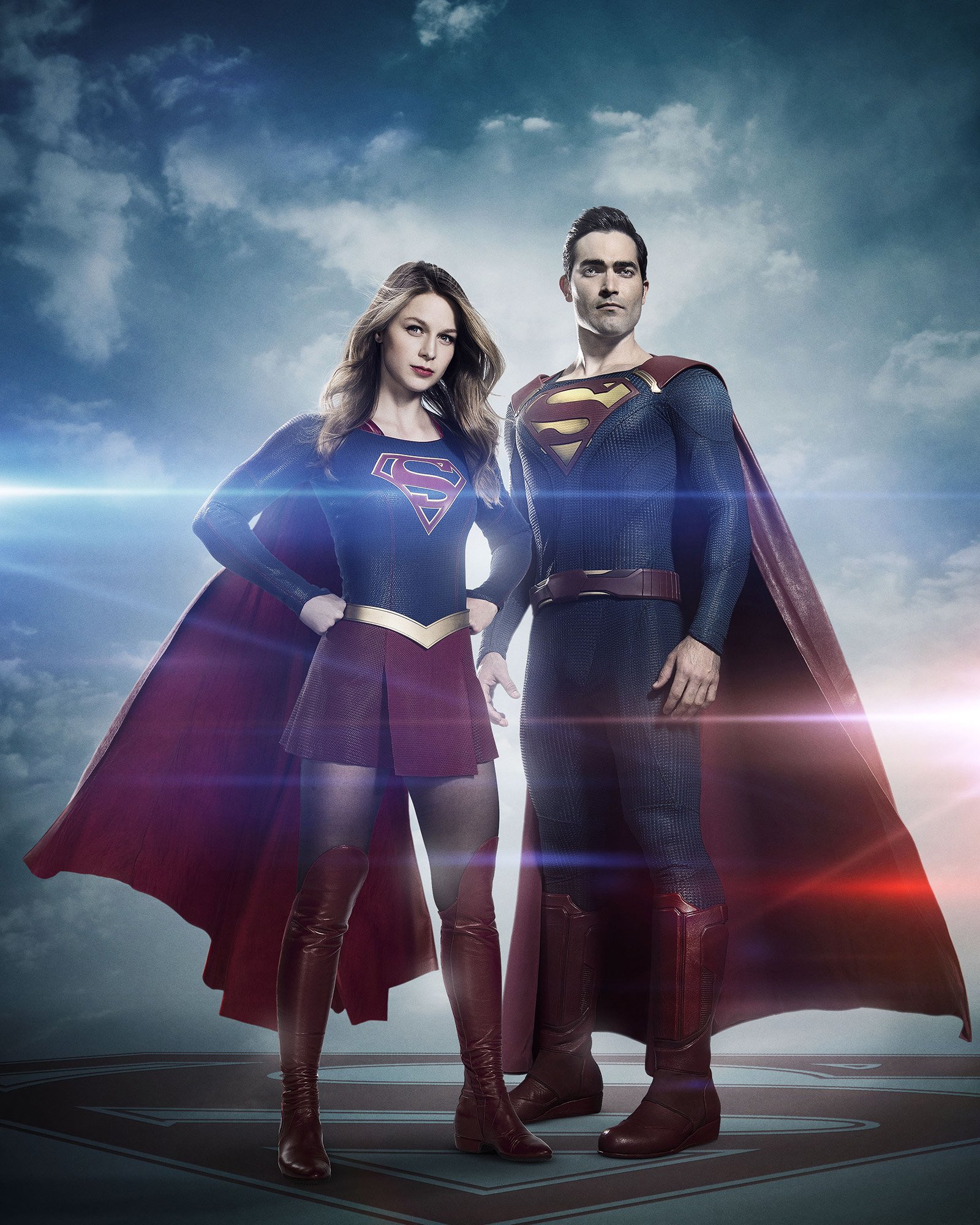 tyler hoechlin superman First Look At Lynda Carter & Melissa Benoist In Supergirl Season 2 Set Images