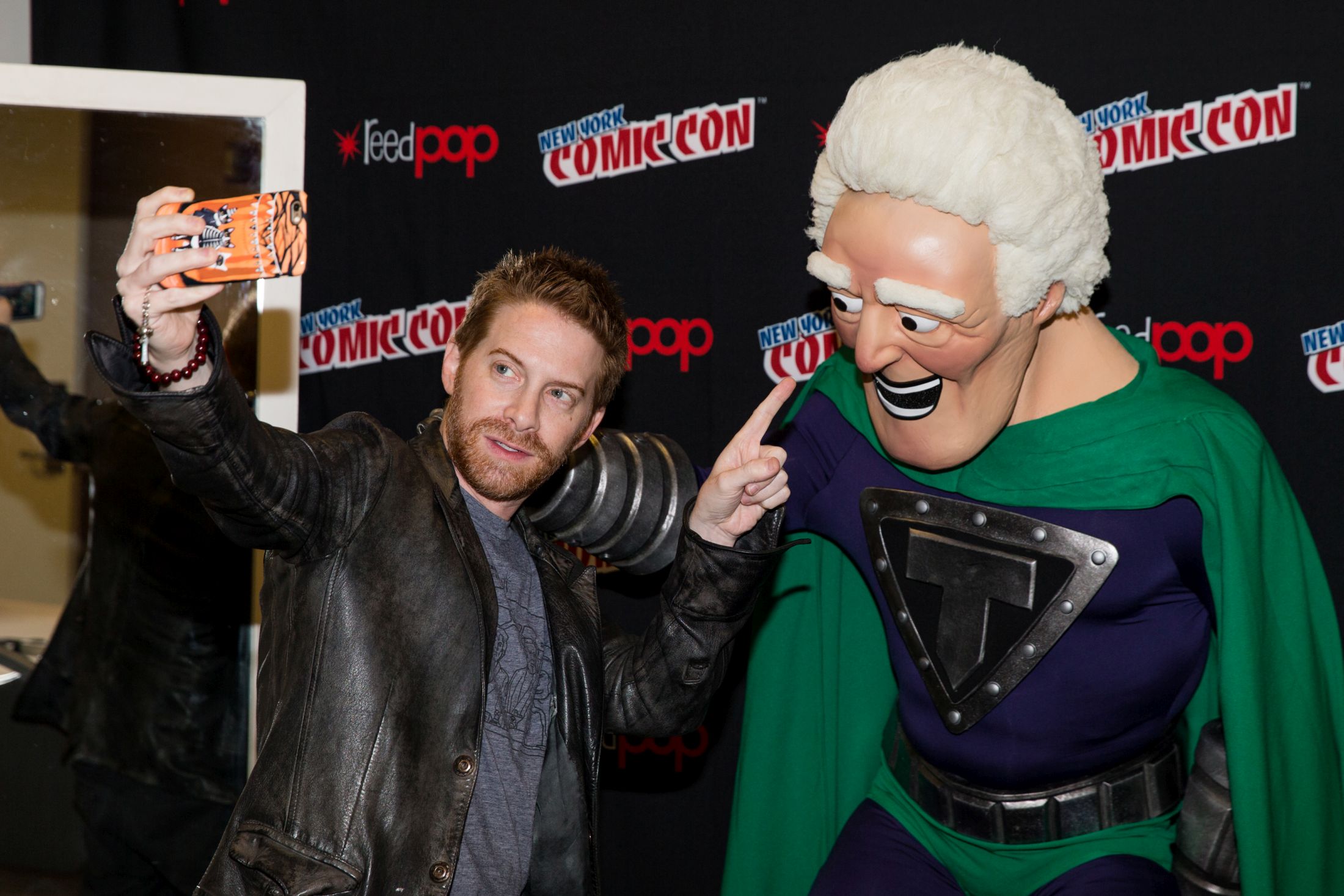 ZORN2423 Watch: SuperMansion Red Band NYCC 2015 Trailer
