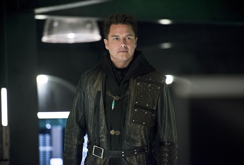arrow4186 Arrow "Eleven-Fifty-Nine" Preview Images & Extended Trailer
