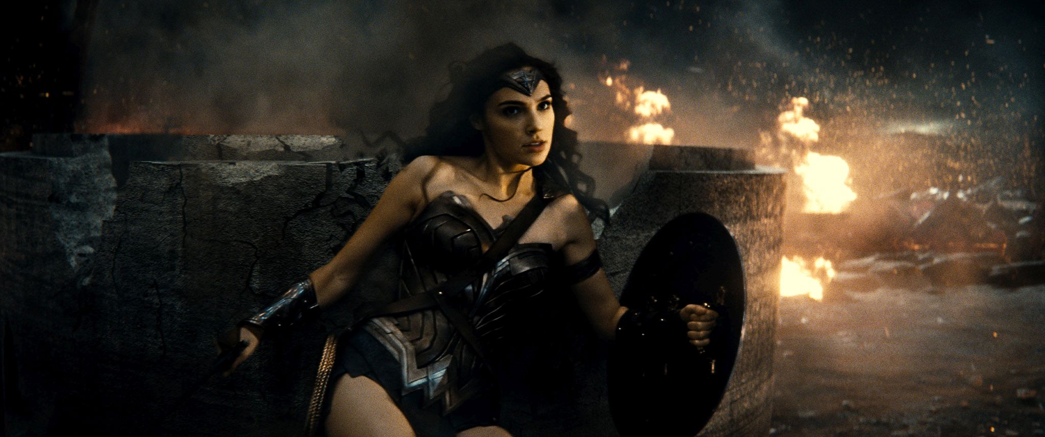bvshresp29 Watch: Batman Vs. Superman Wonder Woman #1 Movie Spot