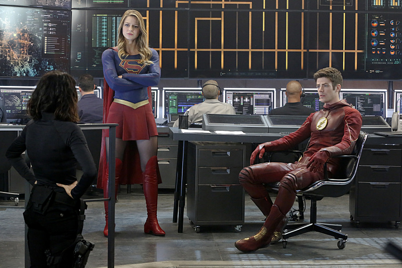 sgflash12 Watch Supergirl & The Flash Crossover Trailer