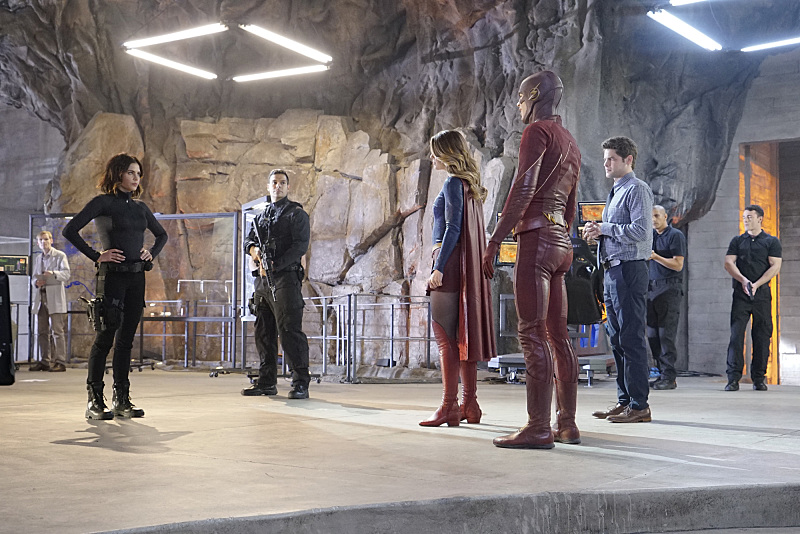 sgflash8 Watch Supergirl & The Flash Crossover Trailer